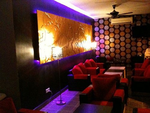 One Motel And Cafe Kuah Exterior photo