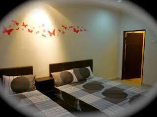 One Motel And Cafe Kuah Exterior photo